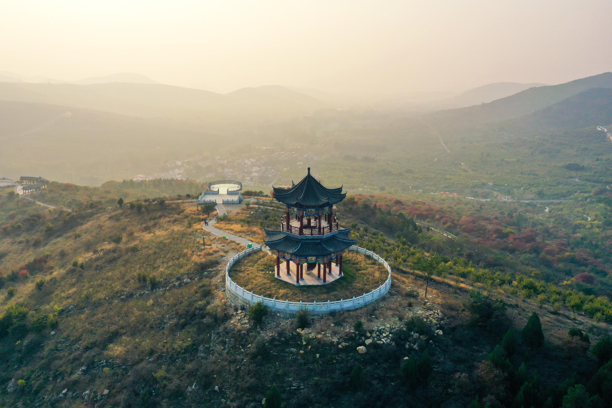 李琼 山亭氤氲+李琼+18061111112+2024年10月29日+淮北市烈山区烈山镇四季榴园景区皖北川藏线.jpg 李琼 山亭氤氲+李琼+18061111112+2024年10月29日+淮北市烈山区烈山镇四季榴园景区皖北川藏线.jpg